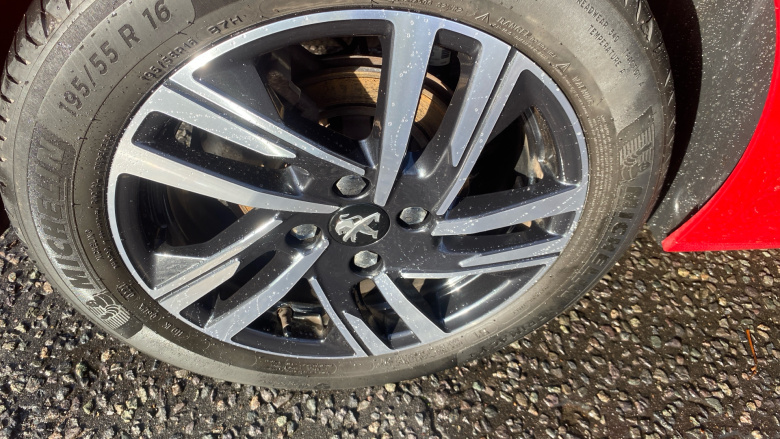 Peugeot 208 1.2 PureTech 100 Allure Premium 5dr Petrol Hatchback